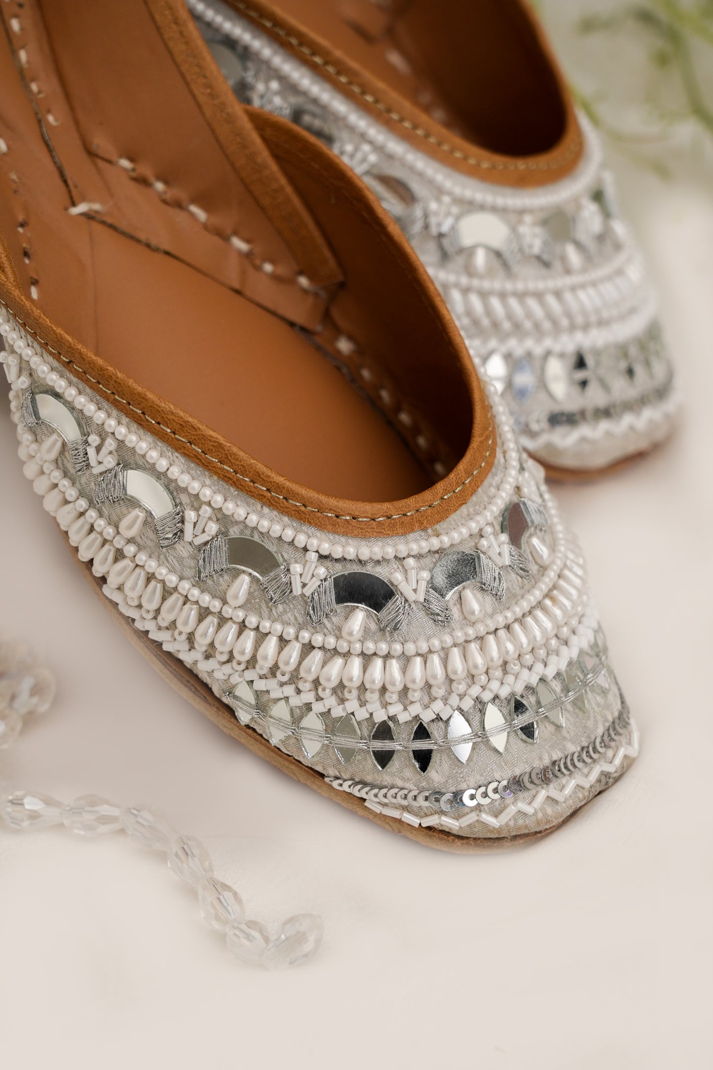 Silver Mirror Juttis
