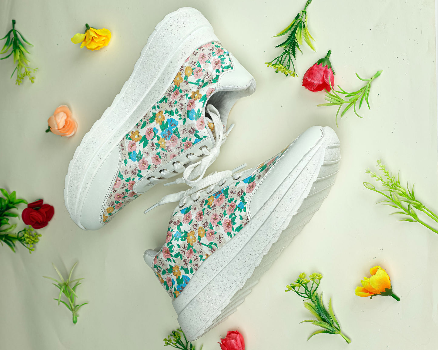Printed floral sneaker